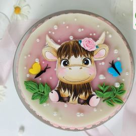 Bánh sinh nhật rau câu 2D con trâu cài hoa trên tóc - Gelli - G0522001